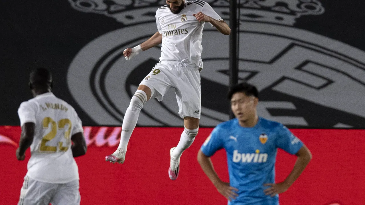 Real Madrid învinge detaşat pe Valencia cu 3-0 în Runda 29 a LaLiga. Madrilenii se apropie la 2 puncte de liderul Barcelona