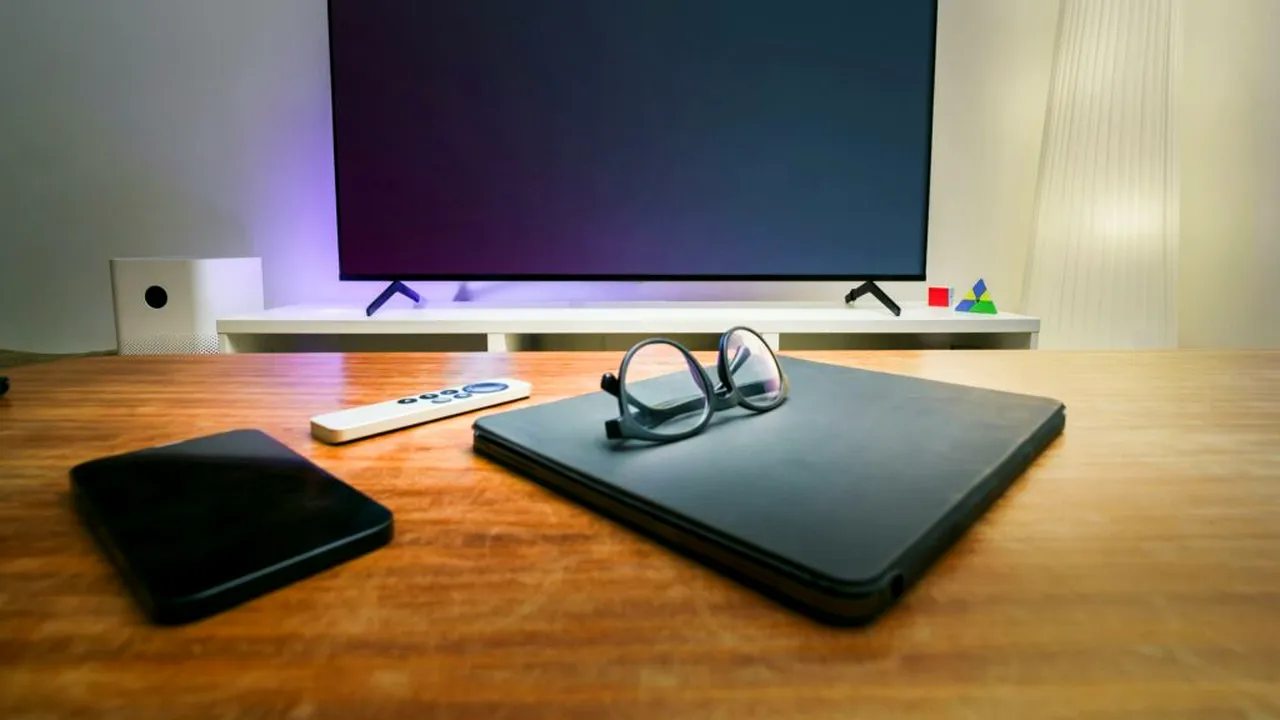 Vrei să-ți faci abonament la internet, TV sau telefonie mobilă? Iată ce trebuie să știi înainte să semnezi un contract