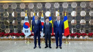 O profesoara şi o tânără care a convins un gigant IT, parte din comunitatea românească din Seul