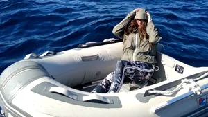 Cum a supravieţuit o turistă pierdută pe mare timp de 2 zile. Primul mesaj pe care i l-a trimis mamei ei după ce a fost salvată