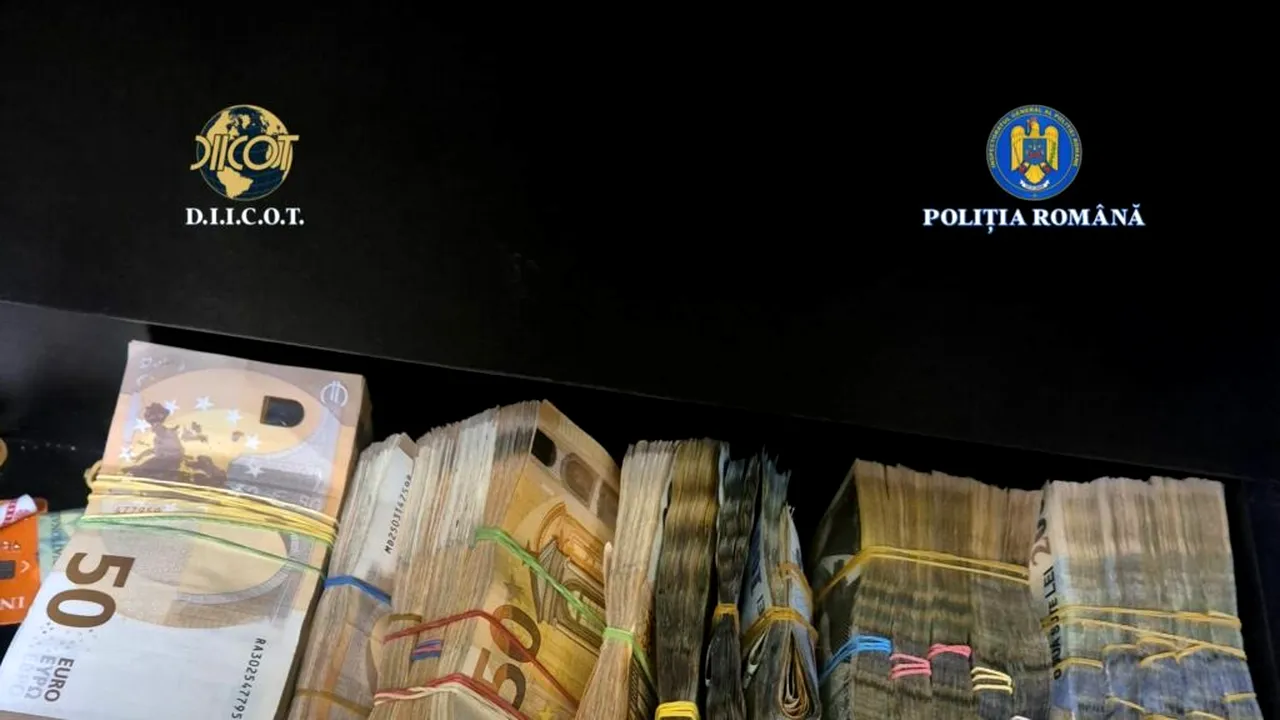 Doi români cercetați într-un dosar care vizează o pagină de internet pentru angajarea de asasini