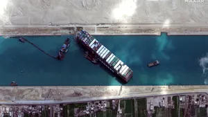 VIDEO Canalul Suez, deblocat. Pierderi zilnice de 15 milioane de dolari, după o săptămână de criză maritimă internaţională