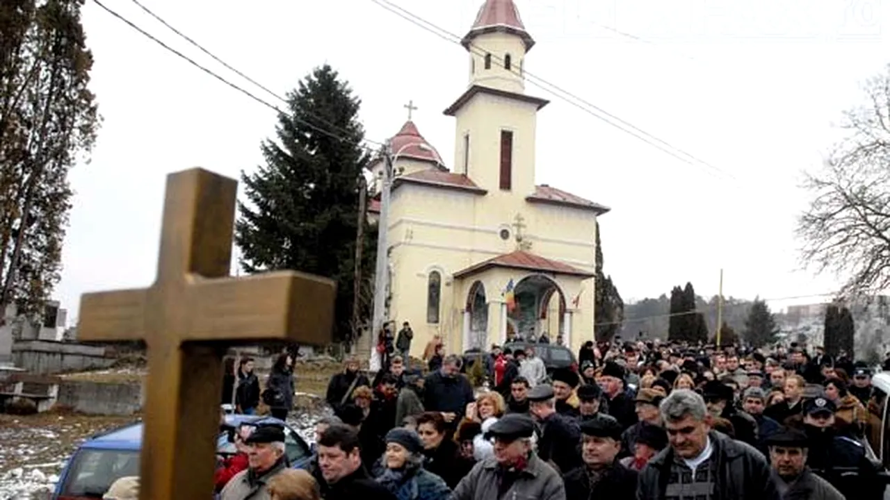 Peste 300 de persoane, la un marş de protest faţă de amenajarea unui crematoriu uman la Cluj-Napoca