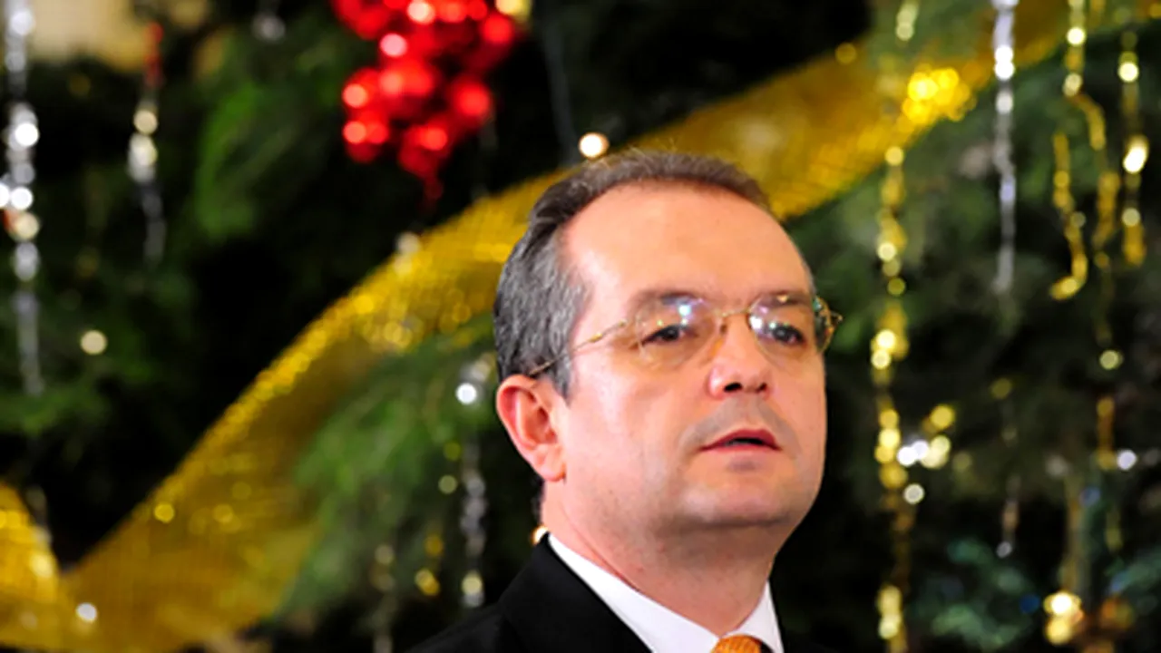 Emil Boc şi-a petrecut prima zi de Crăciun la casa părintească din Răchiţele