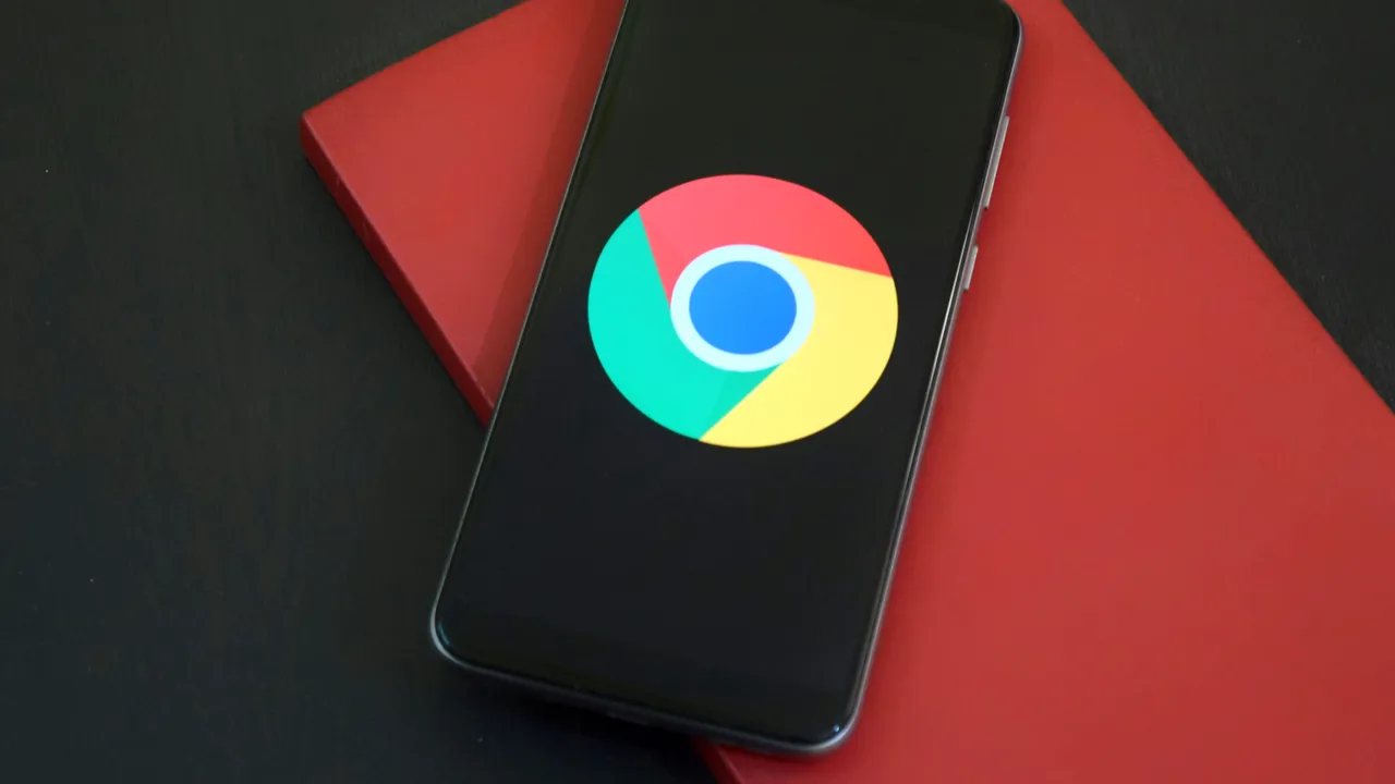 Hackerii au compromis o extensie Chrome folosită de sute de mii de utilizatori: datele furate includ parole şi sesiuni autentificate