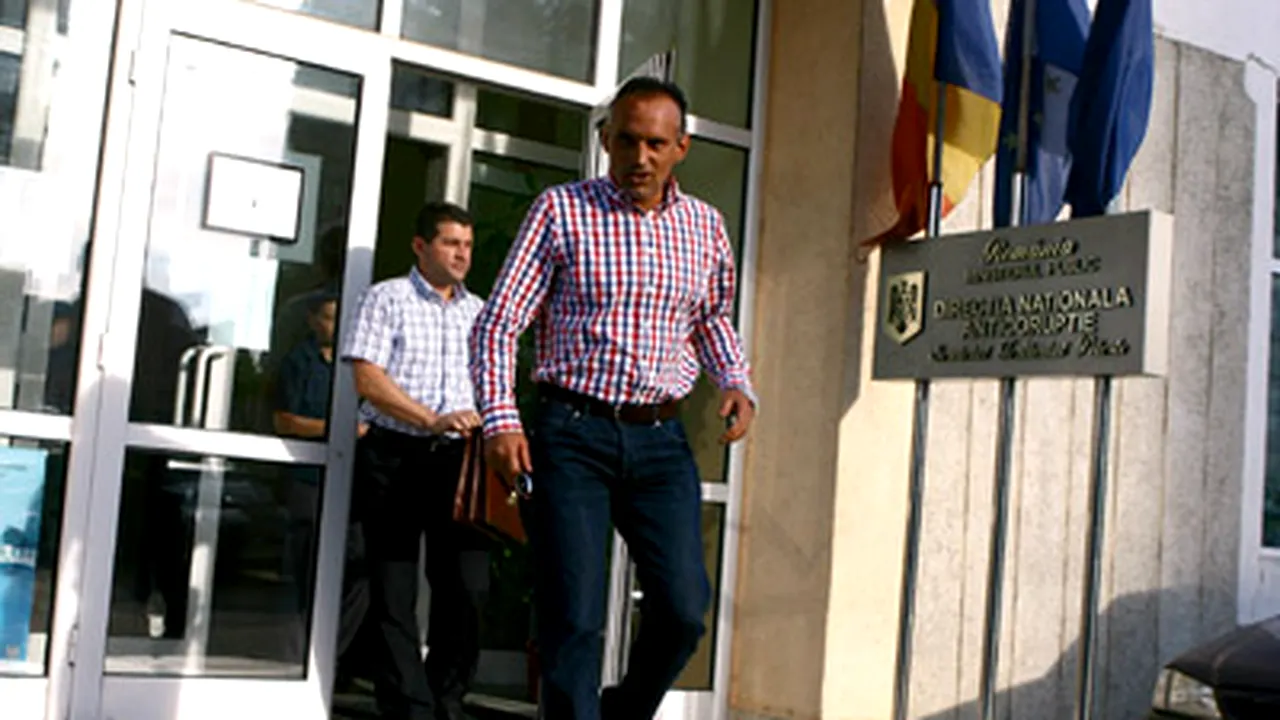 Florin Prunea a părăsit sediul DNA Piteşti, după aproximativ cinci ore de audieri