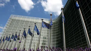 UE a decis să continue ratificarea Tratatului de la Lisabona