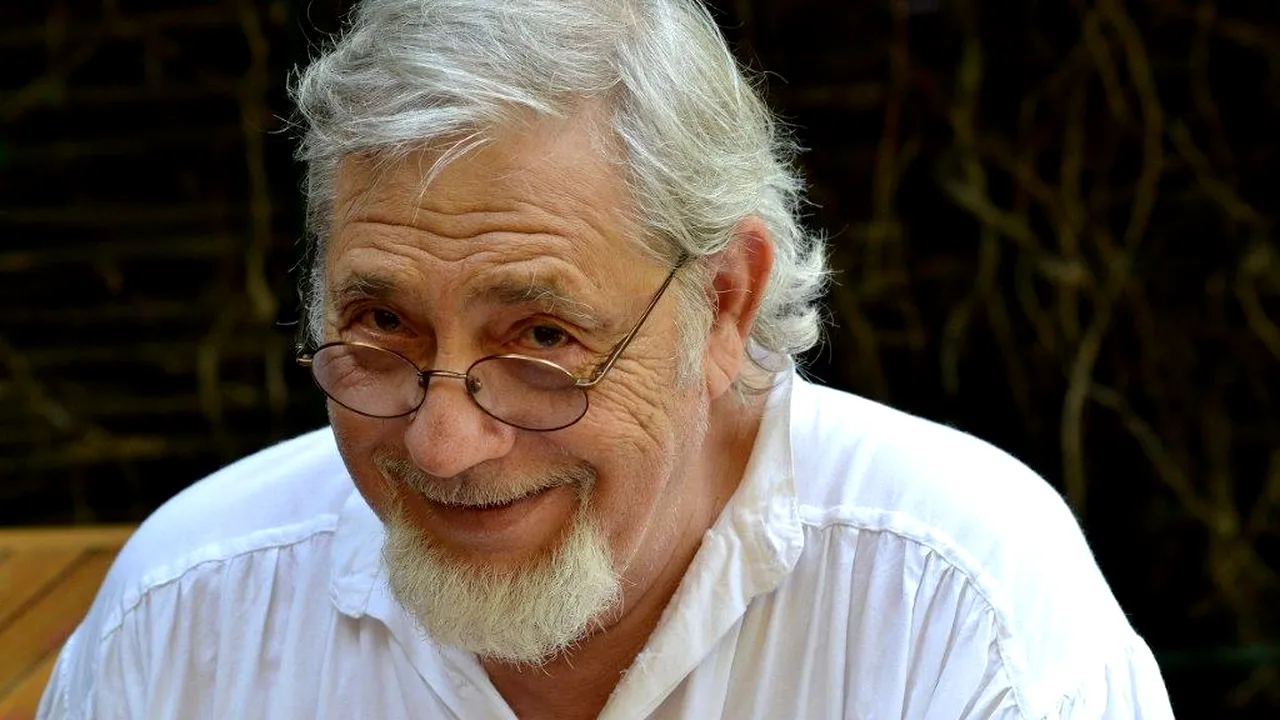 FOTO, VIDEO Cu raniţa doldora de muzică şi poezie, artistul-unicat Sergiu Cioiu descalecă, din nou, în România 