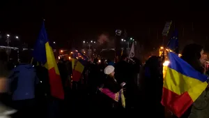 PROTEST în Capitală: Mitingul din Piaţa Victoriei s-a încheiat. Oamenii au protestat peste trei ore în faţa Guvernului | FOTO, VIDEO