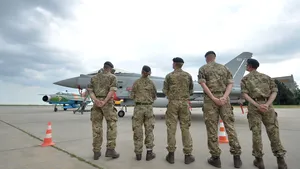 Marea Britanie se pregăteşte de război. Rishi Sunak promite să reintroducă serviciul militar obligatoriu