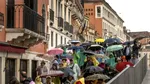 Un oraș celebru ar putea rămâne fără medici din cauza turismului excesiv