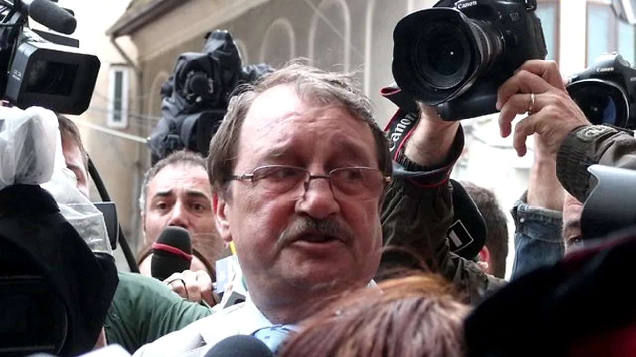 Mircea Băsescu, REŢINUT în dosarul traficului de influenţă. Fratele preşedintelui a ajuns în arestul Poliţiei Capitalei