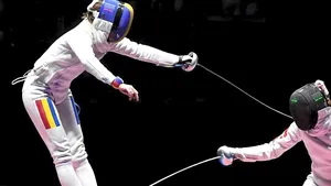 NEWS ALERT Prima medalie pentru România la Jocurile Olimpice. Spadasina Ana Maria Popescu a obţinut argintul VIDEO