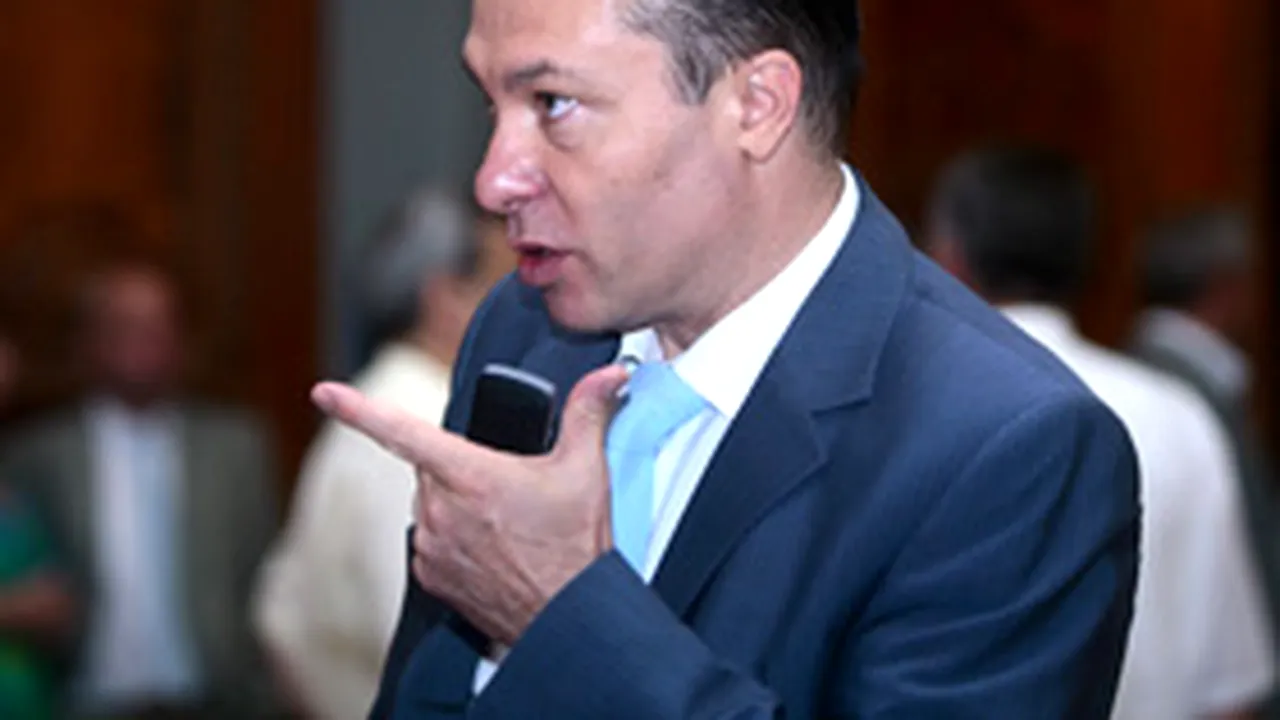 PSD: Băsescu, Tăriceanu şi Cioroianu, la Lisabona fără să aibă mandat pentru a angaja România