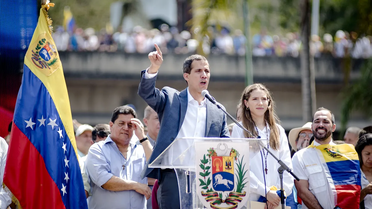 Criza din Venezuela. Juan Guaido doreşte să paralizeze sectorul public pentru a creşte presiunea asupra lui Maduro