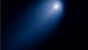 COMETĂ aproape de Terra. Telescopul Hubble o monitorizează