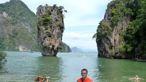 Ioan Isaiu, în vacanţă la Singapore, Thailanda şi Malaysia
