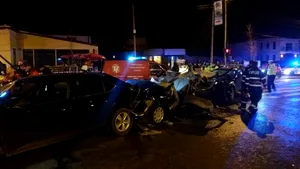 Accident în Capitală: Două victime inconştiente, intubate şi alte două conştiente, au fost transportate la spital | FOTO, VIDEO