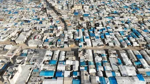 Avioane ruseşti au lovit oraşul sirian Idlib, controlat de rebeli. Cel puţin nouă oameni au murit