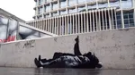 Banksy îi costă scump pe britanici: trei opere au generat cheltuieli de aproape 150.000 de lire pentru a fi îndepărtate