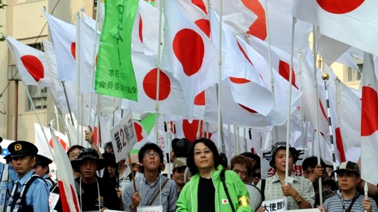 CONFLICTUL China - Japonia: Sute de japonezi au manifestat la Tokyo împotriva Chinei