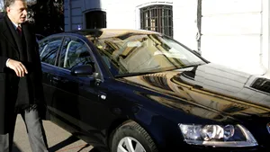 Romanian Reporter Hit By Official Protection Car, Driver Kept Going