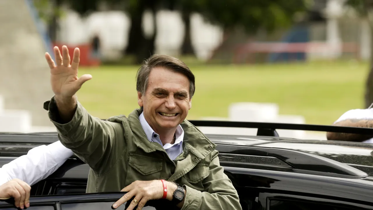Jair Bolsonaro şi-a anulat vizita în SUA, unde urma să primească premiul de Persoană a Anului 2019