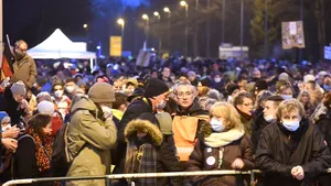 VIDEO Uniţi într-un glas la graniţe. Germanii şi austriecii strigă „opriţi corona”. Protest inedit la frontiera dintre state