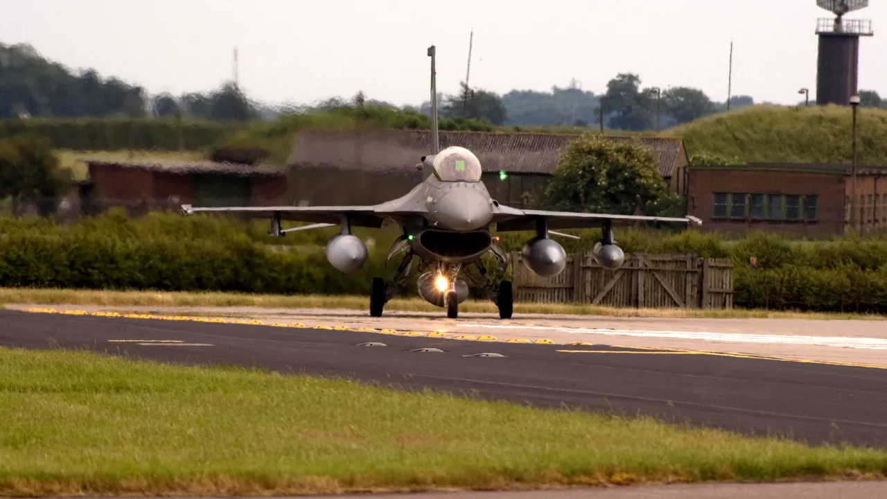 Monitorul Apărării şi Securităţii | România plăteşte 175 milioane dolari pentru modernizarea avioanelor F-16