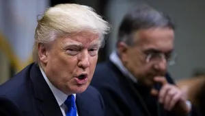 Administraţia Donald Trump prezintă noi măsuri de combatere a imigraţiei, riscând să fie vizate 11 milioane de persoane