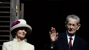 Ziua Porţilor Deschise la Palatul Elisabeta: Peste 3.000 de persoane îl sărbătoresc pe Regele Mihai I - FOTO