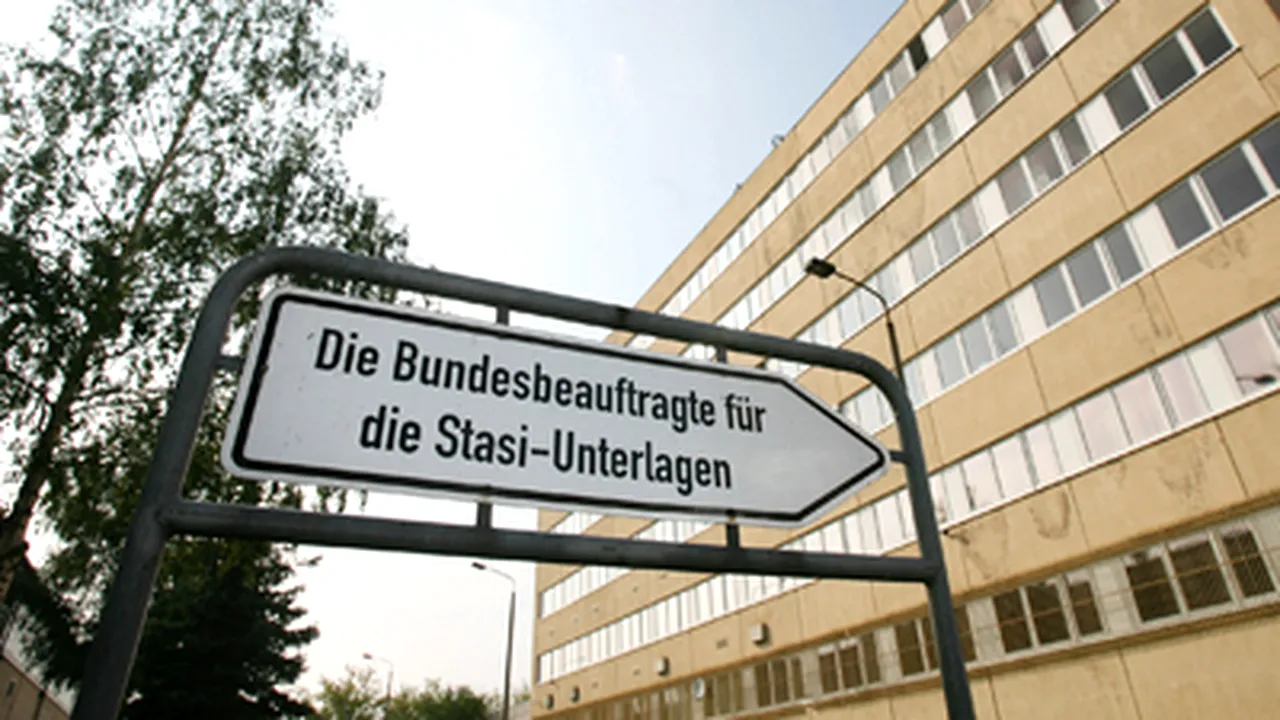Peste 17.000 de funcţionari din Germania sunt foşti agenţi STASI