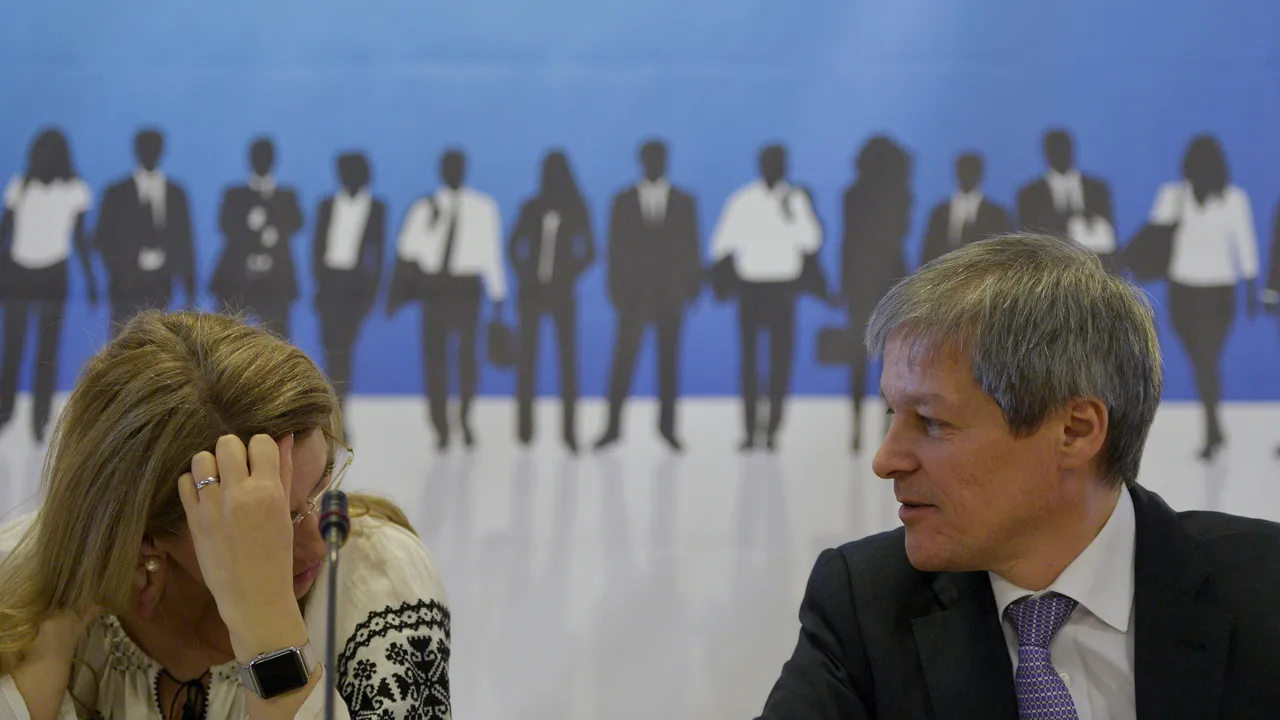 COM: Ştie Dacian Cioloş de pomenile electorale din programul de guvernare al PNL?