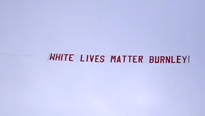 Scandal în Premier League din cauza unui banner afişat în timpul meciului Manchester City-Burnley

