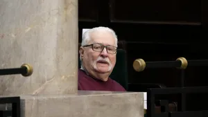 Lech Walesa se declară „îngrozit şi dezgustat” de tratamentul aplicat de Trump lui Zelenski în Biroul Oval