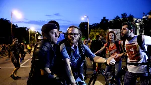 Jurnalistul german ridicat de Jandarmerie în timpul protestelor de miercuri seară, amendat cu 500 de lei /  Reacţia lui Paul Arne Wagner 