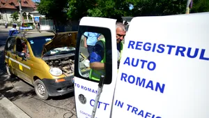 Control Poliţie-RAR: inspectorii au descoperit numeroase nereguli la maşinile din Bucureşti 