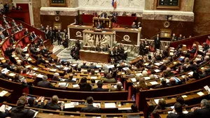 Parlamentarii francezi vor face practică în companii pentru a înţelege mai bine lumea afacerilor