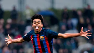 Lamine Yamal titularizat pentru prima dată, la doar 16 ani, la Barcelona