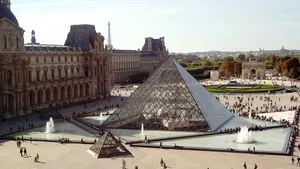Muzeul Louvre are probleme mari.  Le Parisien a intrat în posesia unui document ce vorbeşte de scurgeri, deteriorări şi variaţii de temeperaturi ce pun în pericol operele