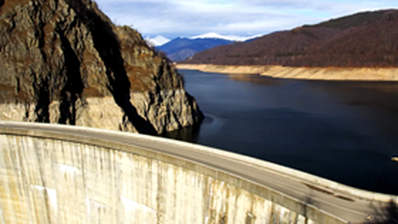 Hidroelectrica respinge acuzaţiile privind accesul la energia hidro