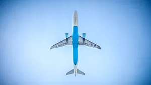Nouă state europene, printre care şi unul vecin cu România, cer UE taxă de poluare pentru avioane. Argumentele puternice aduse în favoarea acestei măsuri