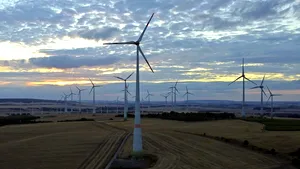 Ministerul Energiei: Din cauza vântului foarte ridicat, turbinele eoliene au început să se oprească