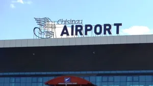 Moldovean de 23 de ani, reţinut pe Aeroportul din Chişinău după ce a ameninţat că îl va arunca în aer