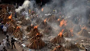 Tabloul sumbru al pandemiei de Covid-19 din India. De ce a apărut acum al doilea val: „Este ca un infern”