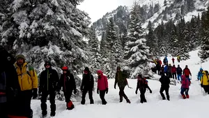 Şase persoane, AUDIATE în dosarul de ucidere din culpă deschis după moartea alpiniştilor din Retezat. Taţii copiilor, audiaţi după înmormântare