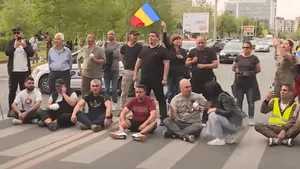 Protestatarii au blocat traficul rutier din faţa sediului ÎCCJ