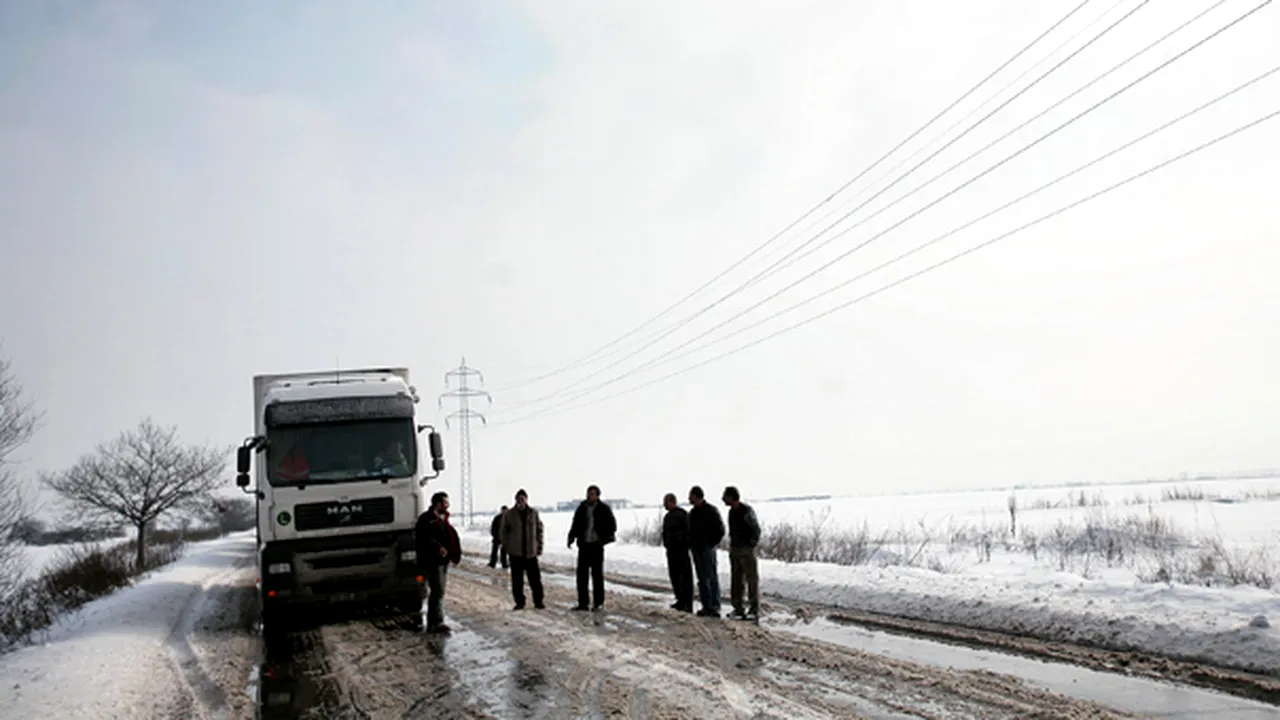 Sute de camioane care urmau să intre în România, blocate la Ruse din cauza gheţii