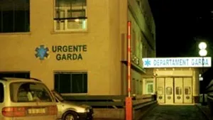 Poliţistul lovit cu un topor în cap a fost operat
