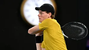 Australian Open. Jannik Sinner și Iga Swiatek se califică în sferturi în minimum de seturi